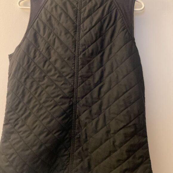 ColumbiaWomen's Black Quilted Vest - Picture 5 of 5